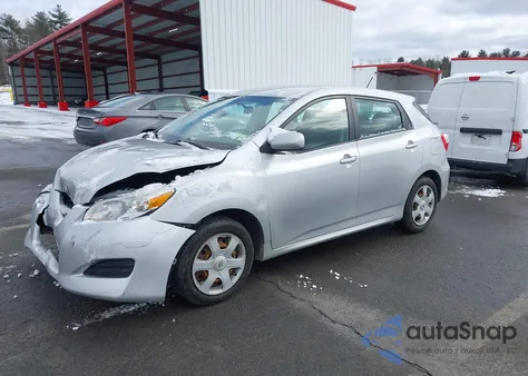 2009 Toyota Matrix z USA, uszkodzony, nr VIN 2T1KU40EX9C070950